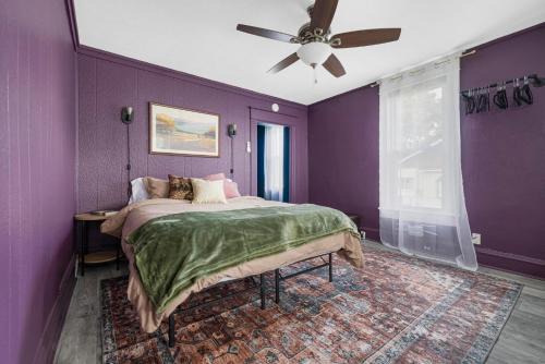 Bristol Apartment | Remodeled Apartment Blocks from Downtown Bristol
