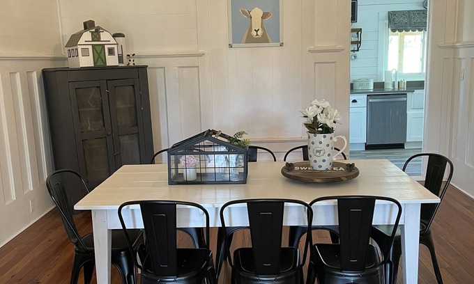 Brooks County Other | Remodeled farmhouse, close to Moultrie, Thomasville and Valdosta!