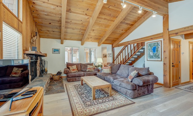 Truckee Ski Chalet | Remodeled home with private hot tub, pool access & free ski shuttle