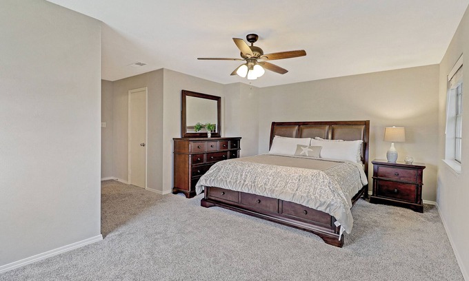Saginaw House | Remodeled house 3BR/2BA Sleeps 10, self-check in