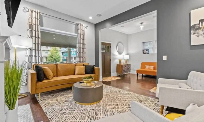 Hanover Place House | Remodeled in Midtown - Hot Tub by Plaza & Downtown
