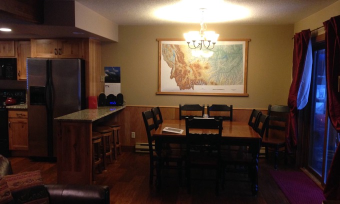 Whitefish House | Remodeled, Ski-in/Ski-out Family Friendly Condo, 4 bedrooms & 4.5 baths, hot tub