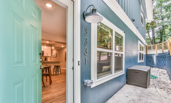 Buford Highway Cottage | Remodeled & Spacious. With Two Private En-suite Rooms