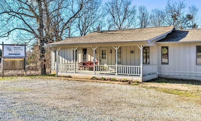 Myrtle House | Remote Williford Getaway Minutes to Spring River!