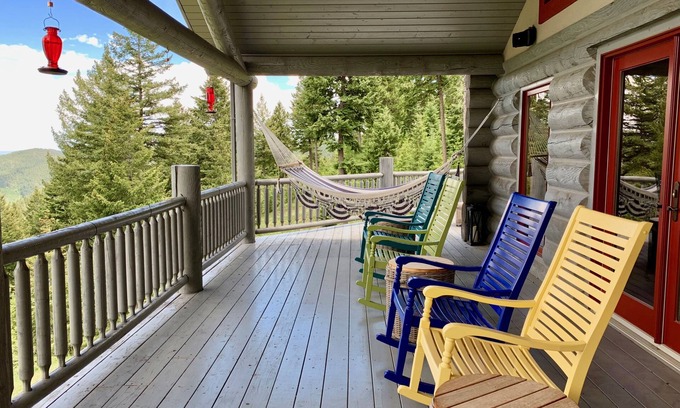 Pleasant Park Corridor Cabin | Remote Work Retreat - Mountain Lodge with Fast Starlink WiFi