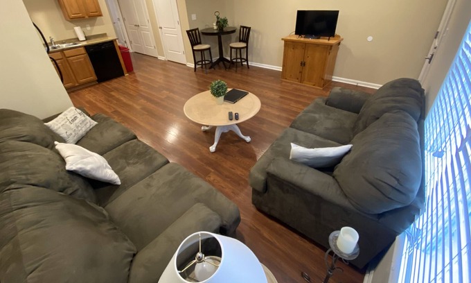 Elizabethtown Apartment | Renaissance Gardens 102 A