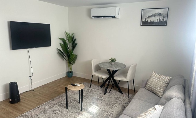 Riverview House | Renet Suite