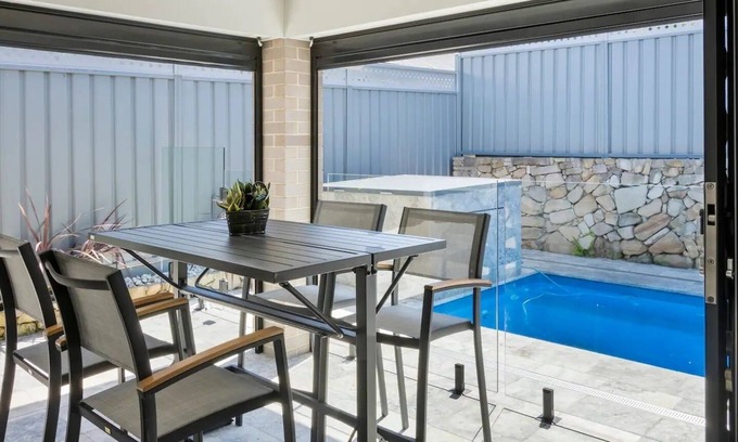 Belmont North House | Rengor Executive Retreat