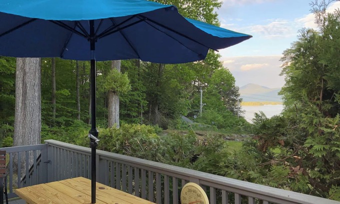 Bolton Landing Cottage | Reno done! Bolton Blue, Walk to Beach