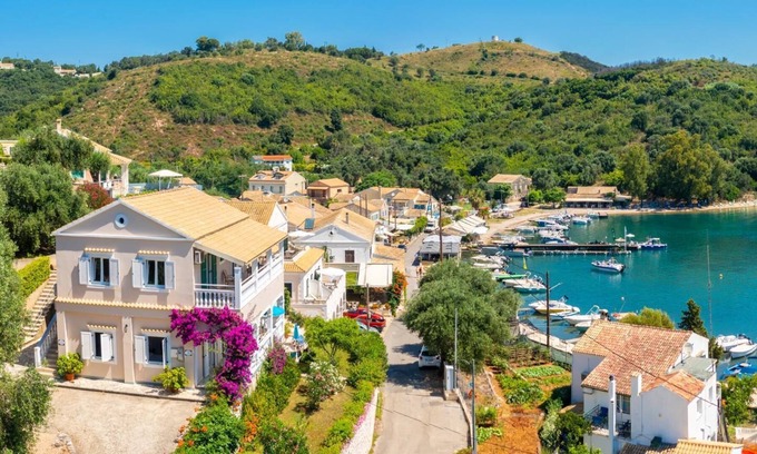 Agios Stefanos Apartment | Renoula - Two Bedroom Apartment, Sleeps 5