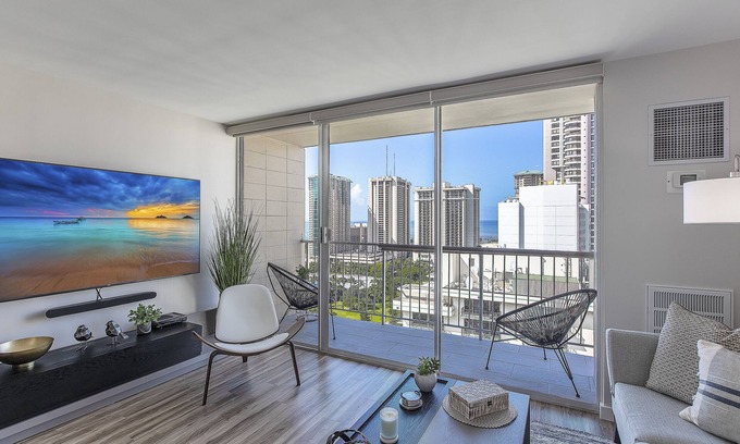 McCully - Moiliili Condo | Renovated 1 Bedroom W/Stunning Views, Parking, & Central Air
