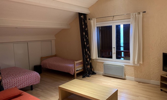 Allos Apartment | Renovated 35m2 studio with separate kitchen