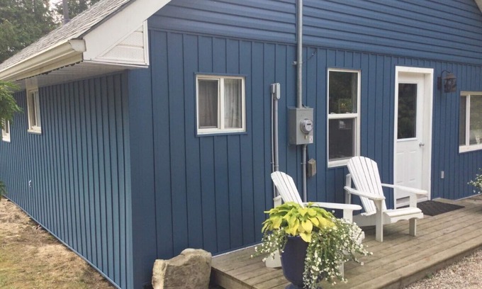 Sauble Beach Cottage | Renovated 4 Bedroom 2 minute walk to beach!