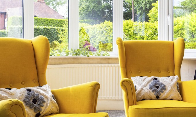 Poole House | RENOVATED 5 BED HOUSE WITH HOT TUB + TABLE TENNIS