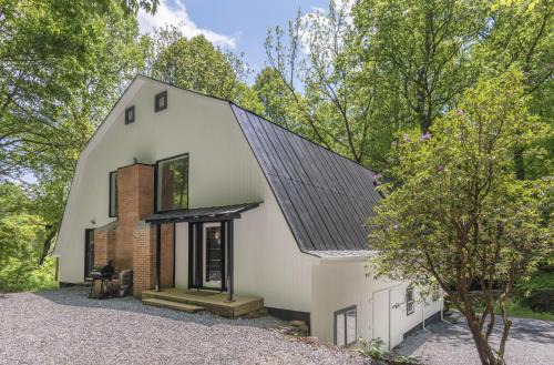 Waynesville House | Renovated Barn in the Woods with Hot Tub