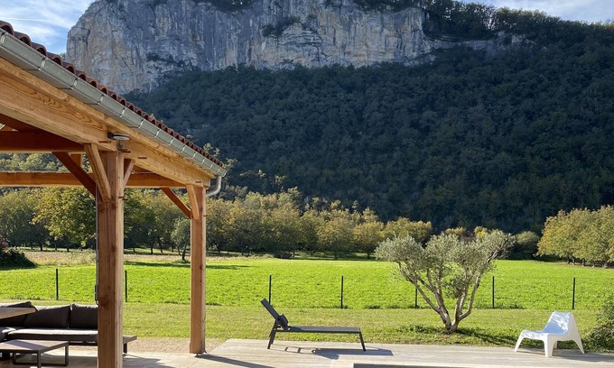 Saint Sozy House | Renovated barn with heated swimming pool and rock view