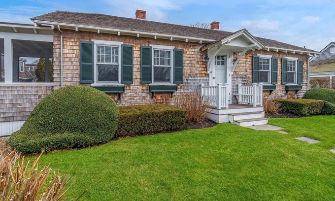Edgartown House | Renovated Cottage In The Heart Of The Village