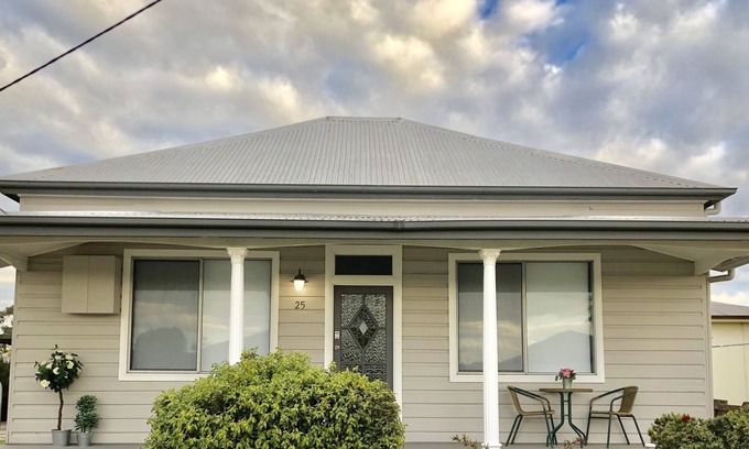 Aberdare House | Renovated Cottage @ The Wines Aberdare Hunter Valley Entire House