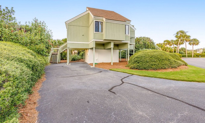 Sealoft Villas Cottage | Renovated dog-friendly home with decks, marsh views & Seabrook amenity cards