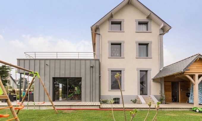 Barneville-Carteret Cottage | Renovated family villa with garden, terrace and beach access in Barneville-Carteret