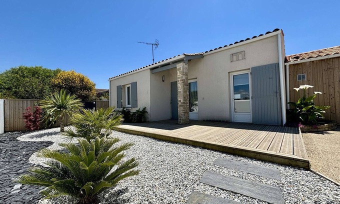 Saint-Pierre-d'Oleron House | Renovated 3-Room House with Garden, Terrace & Parking, Saint-Pierre-d'Oléron - Sleeps 4