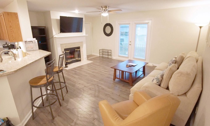Southside Condo | Renovated Ground Floor Condo! Close to Mayo, Beaches, Town Center.