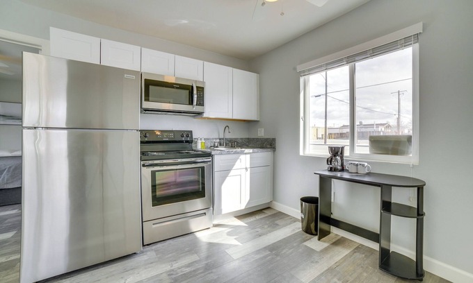 Hawthorne Apartment | Renovated Hawthorne Apartment By Museums & Dining!