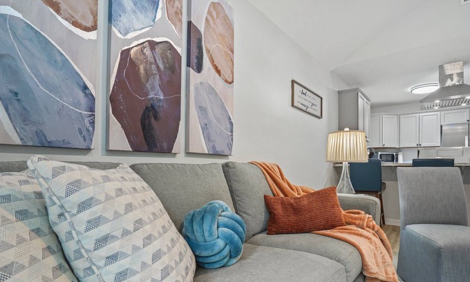 Tallahassee Cottage | Renovated Luxury Cottage 4mins to I-10