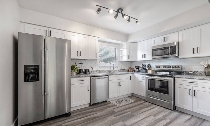 University House | Renovated North Tampa Home by USF!
