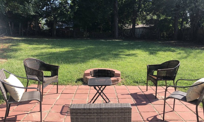 Charlotte House | Renovated Oasis: Pet-Friendly Yard, Near NoDa & Plaza Midwood, Tesla Charging
