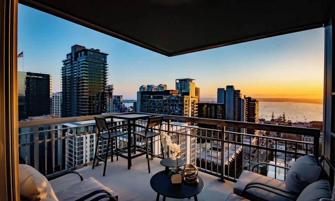 Little Italy Condo | Renovated Ocean, Bay and City View-2 Bed, 2 Bath Condo in Little Italy