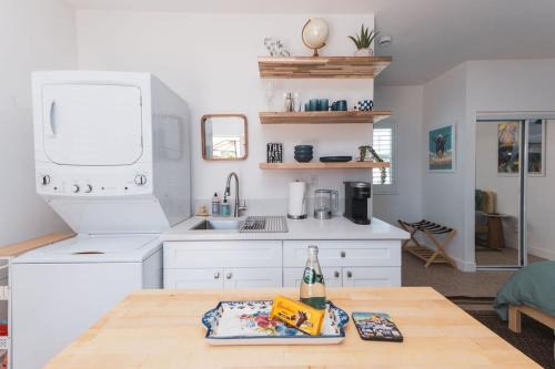 Montclair Apartment | Renovated Stylish Guesthouse By Claremont With Private Patio