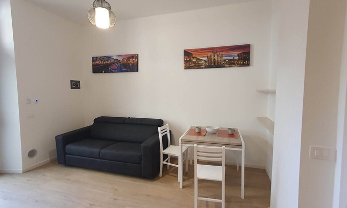 Isola del Bosco - Delle Corti Apartment | Renovated two-room apartment 2 steps from metro M1 Sesto Marelli Milan
