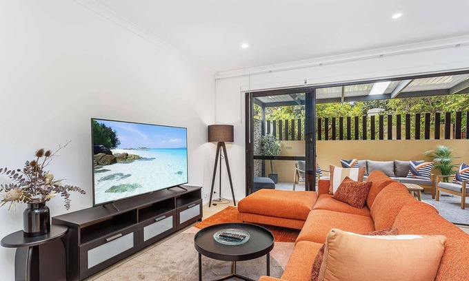 West Perth Apartment | Renovated Townhouse in Northbridge
