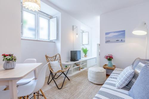 Socorro Apartment | Renovated Typical Baixa Apartment, By TimeCooler