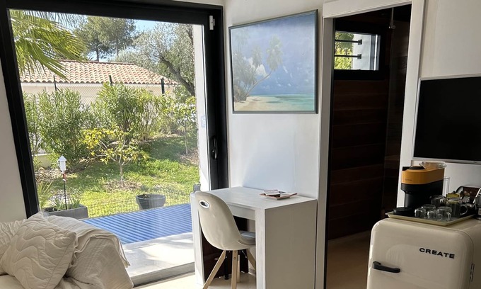 Saint Antoine Apartment | RENT A GROUND FLOOR STUDIO AT THE MARIN COTTAGE