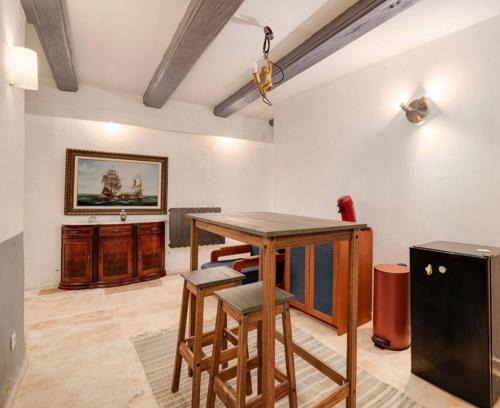 Saint Nicolas - Charles III - Ville vieille - Trois Maisons - Leopold Bed & Breakfast | Rent big room with breakfast free in old city