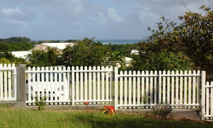 Sainte-Anne House | RENT F3 SEA VIEW IN PRIVATE PROPERTY