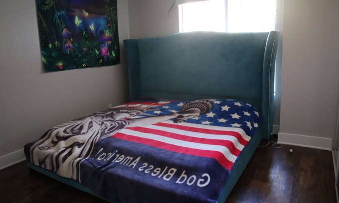 Calabasas Apartment | Rent room with DOOR LOCK in 2bed/2bath Calabasas w Pool,Jacuzzi,Gym,Tennis Court