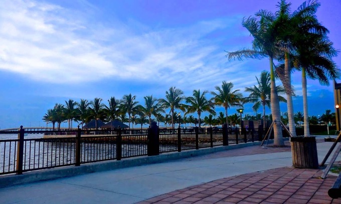Rotonda Lakes Villa | Rent this Luxury 5 Star Villa on Charlotte Harbor, Charlotte County Villa 1001