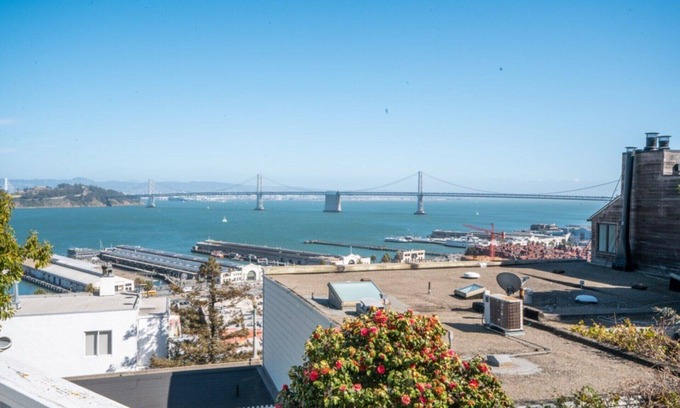 Telegraph Hill House | Rent this Luxury House with Superb Views, San Francisco House 1010