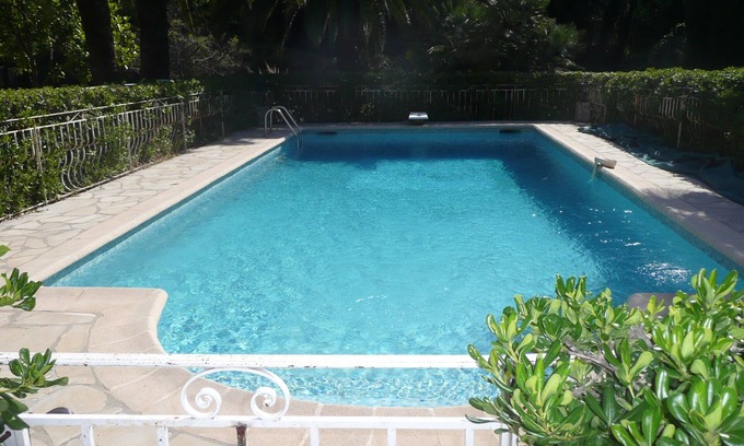 Saint-Martin-du-Var Apartment | Rent vacation home St Martin Alpes Maritimes for 6 people, air conditioning