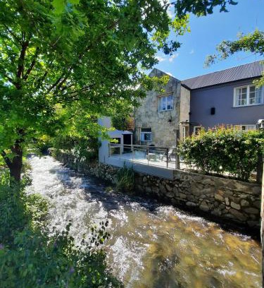 San Martin de los Andes Apartment | Rentahouse-smandes Casa con arroyo