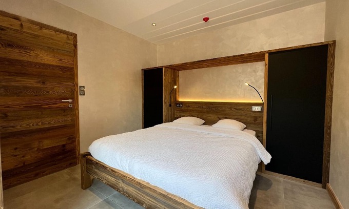 Rochesson House | Rental of 12 gîtes and 1 chalet that can accommodate 2 to 10 people.