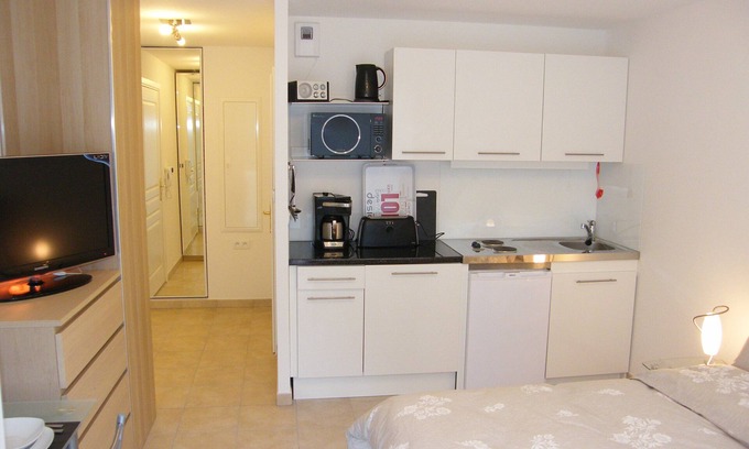 Obernai Apartment | Rental studio 02 holiday rental obernai in alsace view on small forest