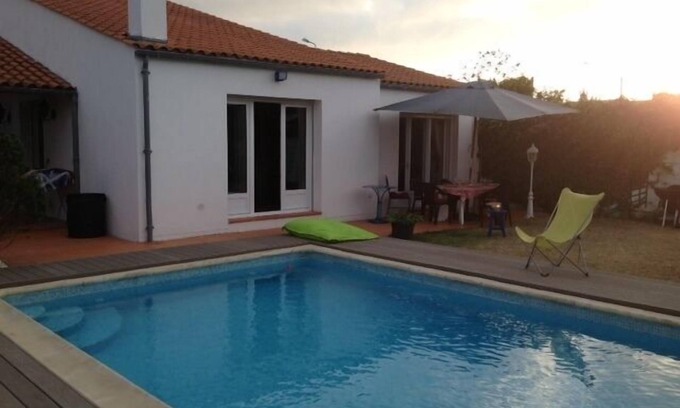 Quartier de l'Hippodrome Villa | rental villa with pool