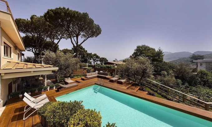 Priora Villa | Rentals in Italy - Villa Bay in Sorrento, with sea view, garden , pool, 6 bedrooms, 12 sleeps.