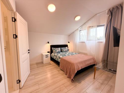 Chisinau Apartment | RentHouse Apart-Hotel Room #16