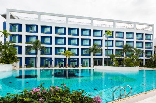 Queenstown Hotel | Republic of Singapore Yacht Club