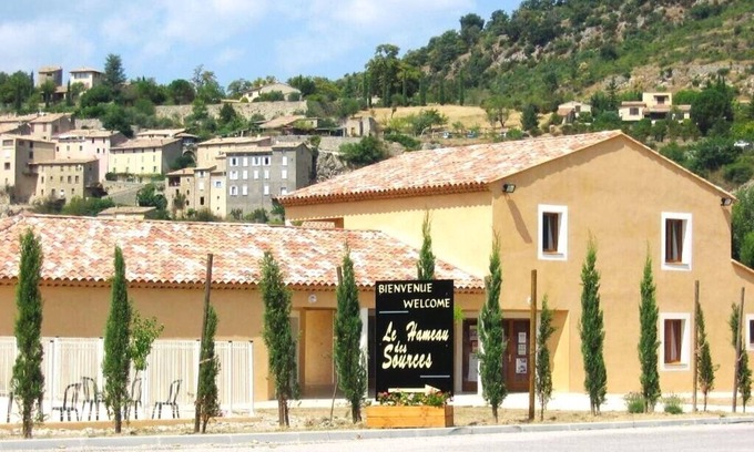 Montbrun-les-Bains Apartment | Res. Hameau des Sources with swimming pool - 1 bedroom apartment - 2/4 people